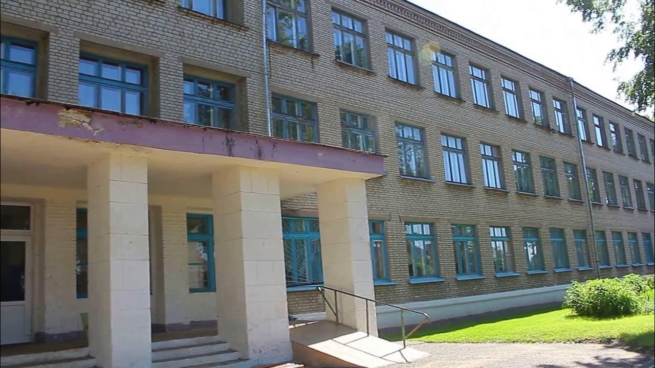 Сш 4 осиповичи. Школа 4 минск. 4 школа города осипович. 4 школа города осипович. Выступление директора школы на последнем звонке.