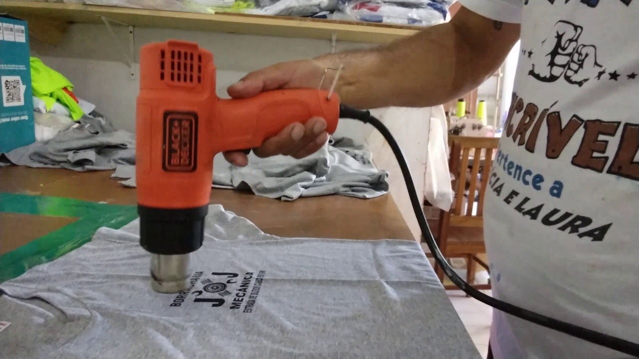 Estampa de uma cor só na camisa sem usar berço