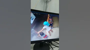طفل نجا بأعجوبة من المصعد A Child Escaped Miraculously From An Elevator 