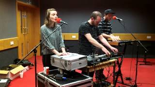 Chvrches - Gun (session)