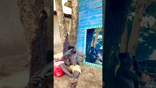 El Tribal Que Se Asustó De Su Propio Reflejo