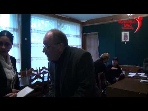 გურჯაანის გამგებელი ჟურნალისტებს არ უშვებს კაბინეტში