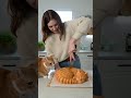 The owner cut the cat cake in front of the cat.#catsoftiktok #funnycat #fyp #foryou