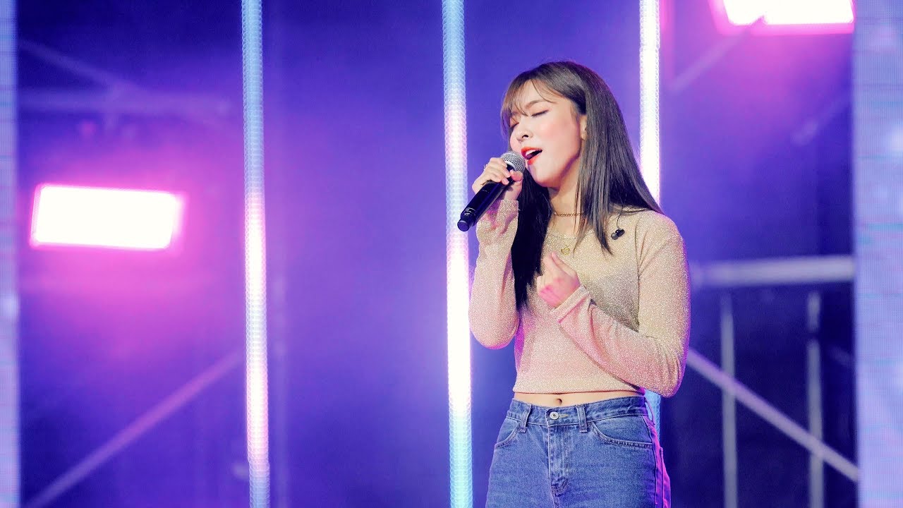 재녹화 1절만 할려고 했는데 완곡해버린 루나 (LUNA,F(x)) - 원하기 전에 (Falling Out)@180506 양구 곰취축제 [4k Fancam/직캠]