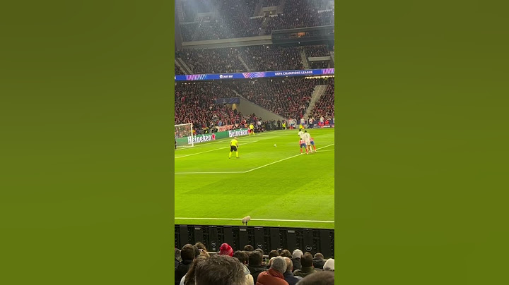 Vinicius Jr. misses penalty vs Atletico  #vinicius #vinijr #realmadrid #penalty #ucl #football