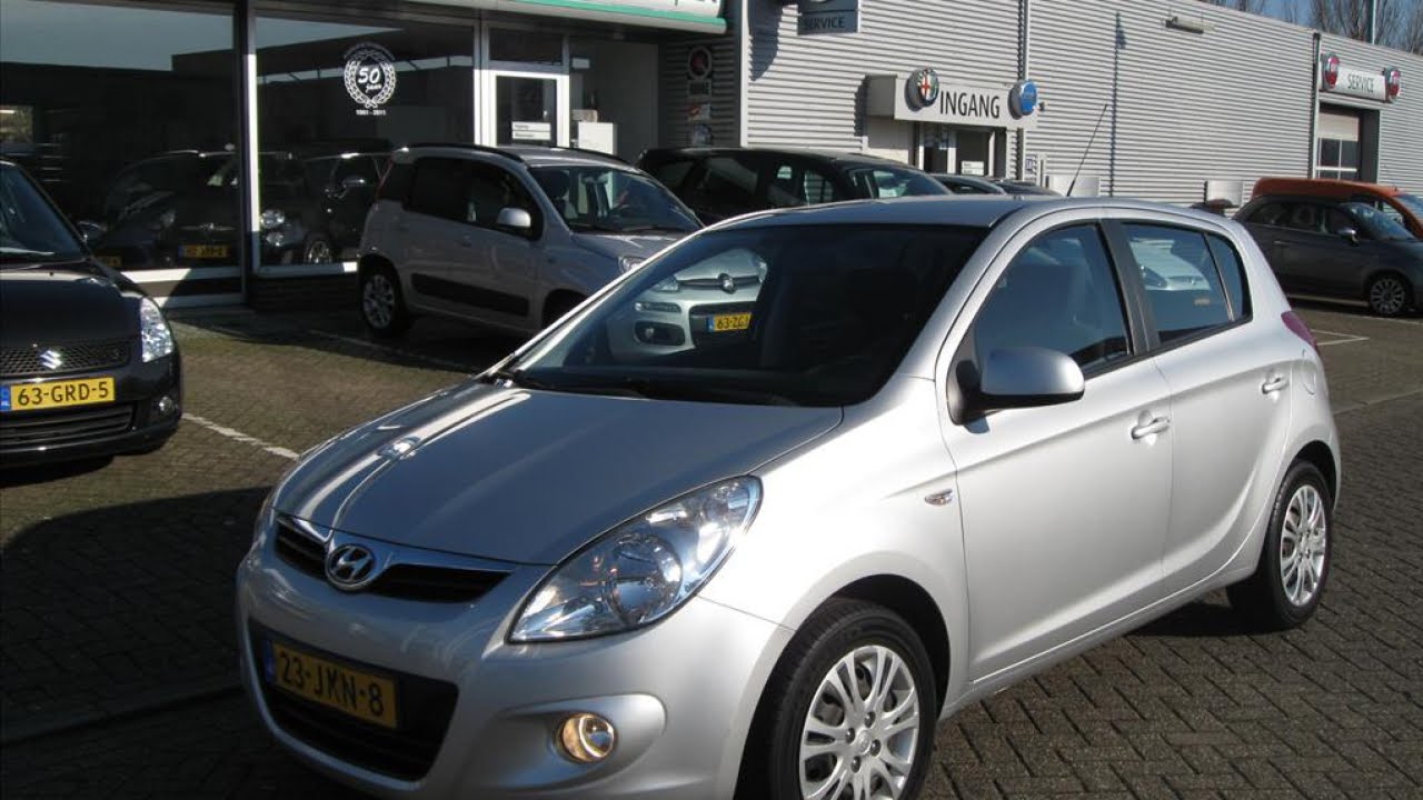 Hyundai i20 1.4I DYNAMIC VERSION 5D slechts 27.000 km