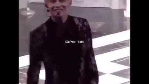 Kim Taehyung being a genius and finding camera everywhere he goes....😍😍🤣