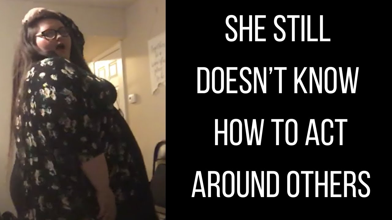 Эмберлин Рид — неловкая и чудаковатая девушка.