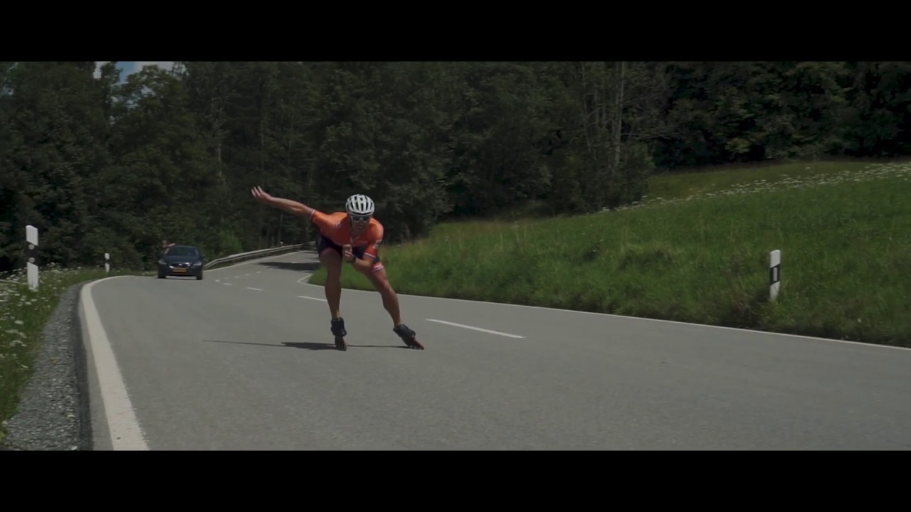 Downhill speedskaters going 85km/h