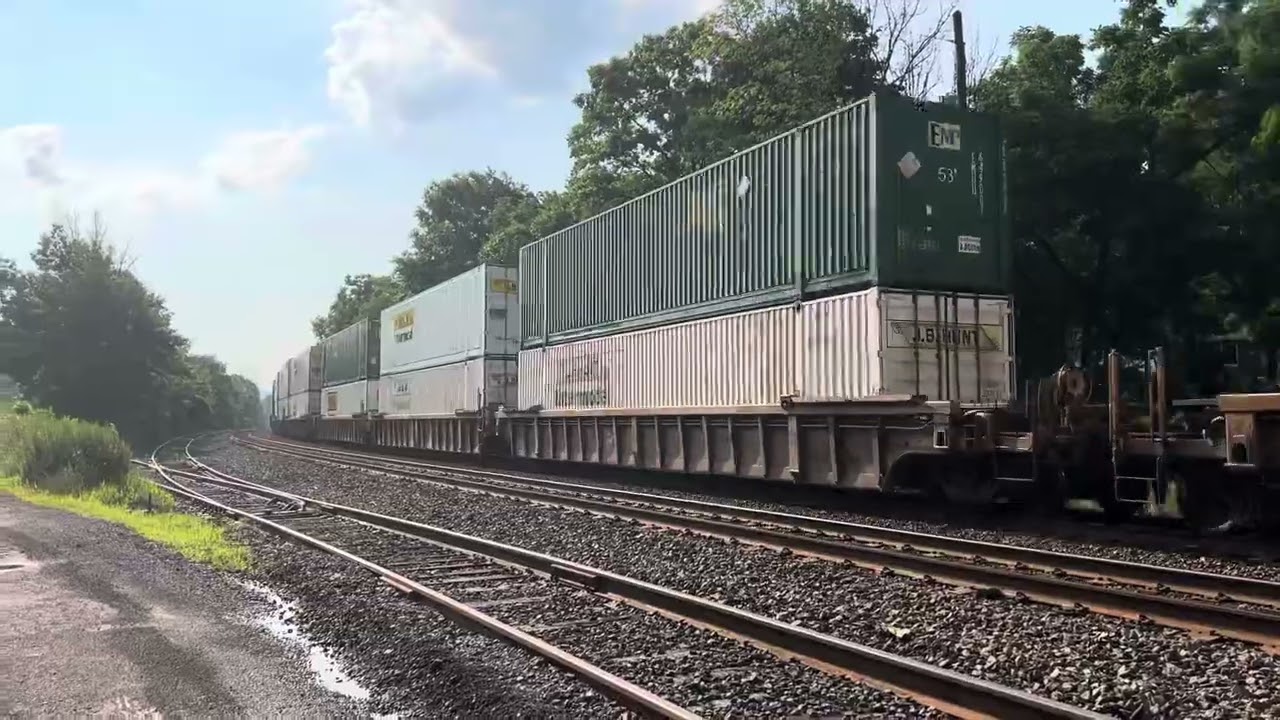 NS 4015 AC44C6M leads a late NS 24X at Piscataway