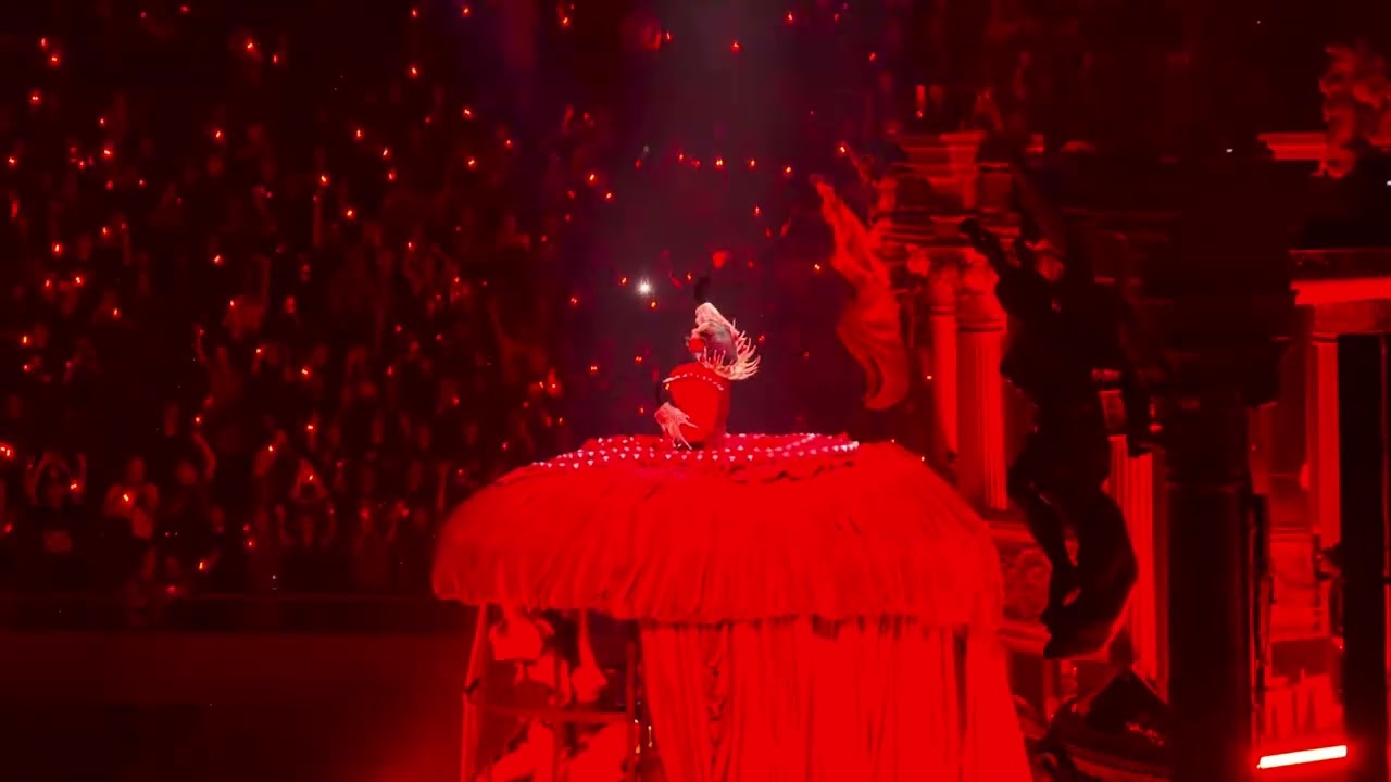 Lady GaGa- Bloody Mary/ Abracadabra/ Judas/ Scheiße - Live In Barcelona- 28/10/25