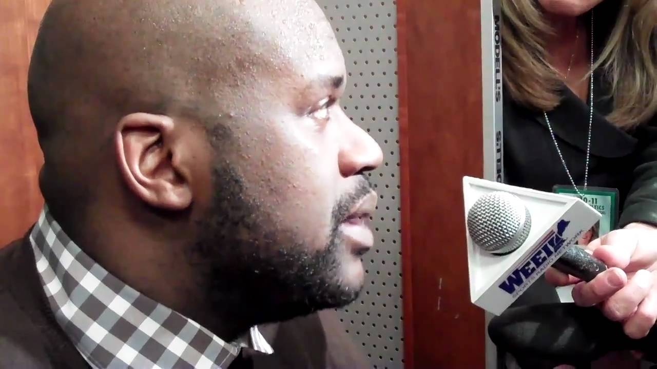 Shaquille O'Neal singing 'Blame It On the Sleet' tune - YouTube