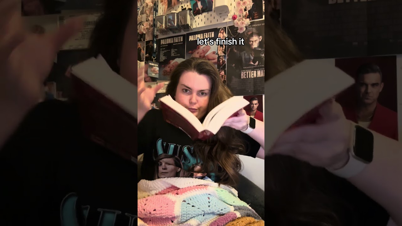 reading ‘binding 13’ in one day! 🏉💕📚 