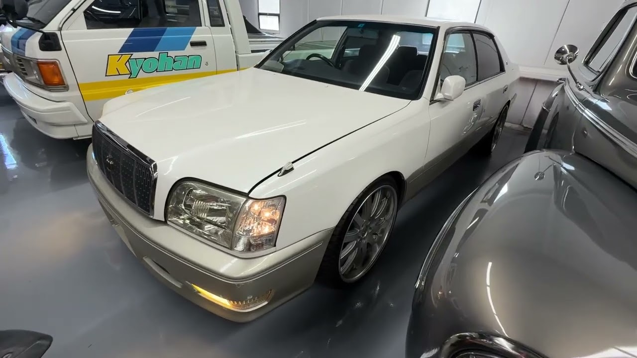 1998 Toyota Crown Majesta start up & short tour 