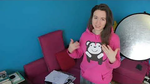 ПОЧЕМУ КРАСИВЫЕ ДЕВУШКИ ТАК ЛЮБЯТ ЦВЕТЫ?