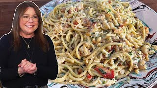 Rach Dresses Up John's Favorite Dish—Carbonara—With Crab by Rachael Ray Show 21,466 views 11 months ago 5 minutes, 1 second