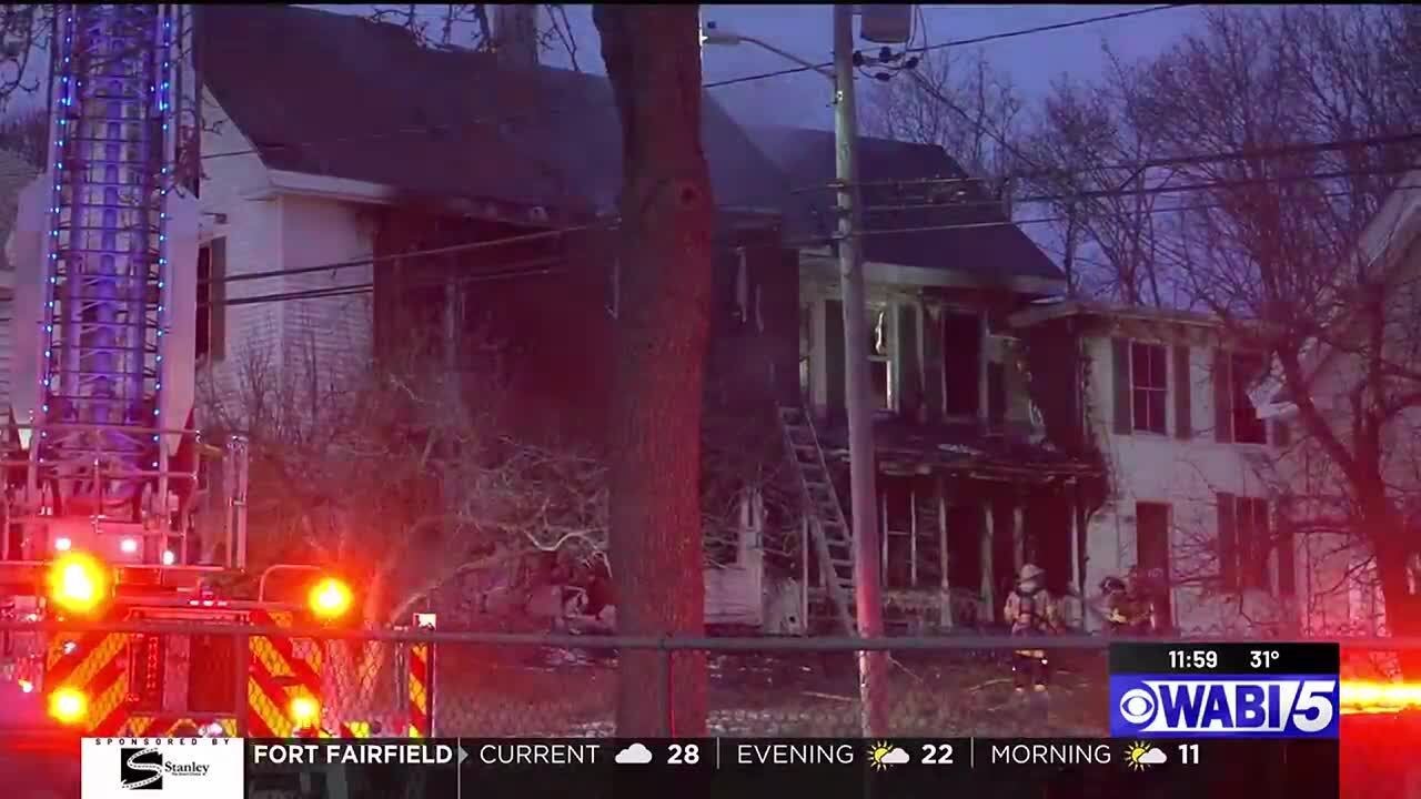 Crews respond to vacant house fire in Bangor - YouTube