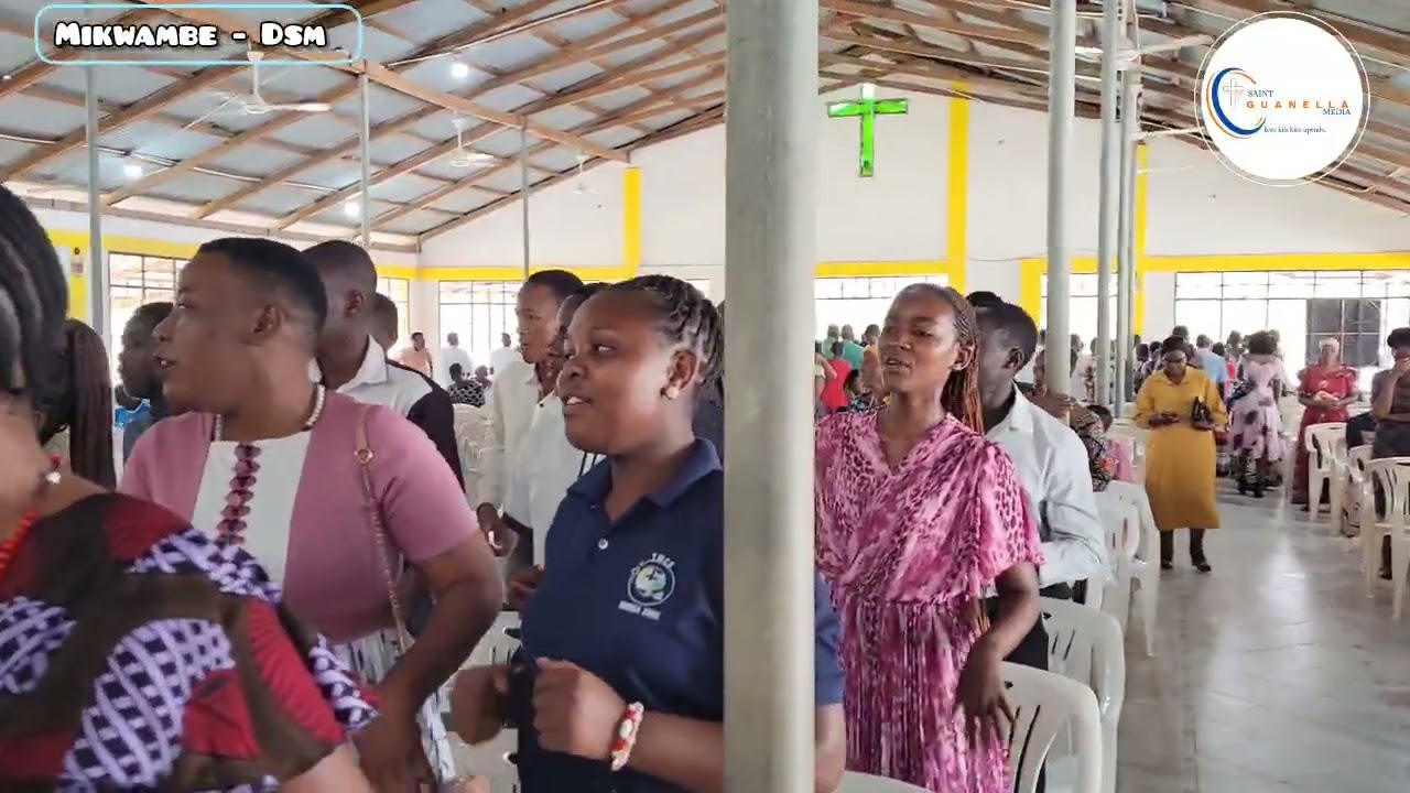 Baraka Za Hitimisho La Misa Takatifu,Na Padre Gregory Kijanga Paroko wa Parokia Ya Mikwambe 