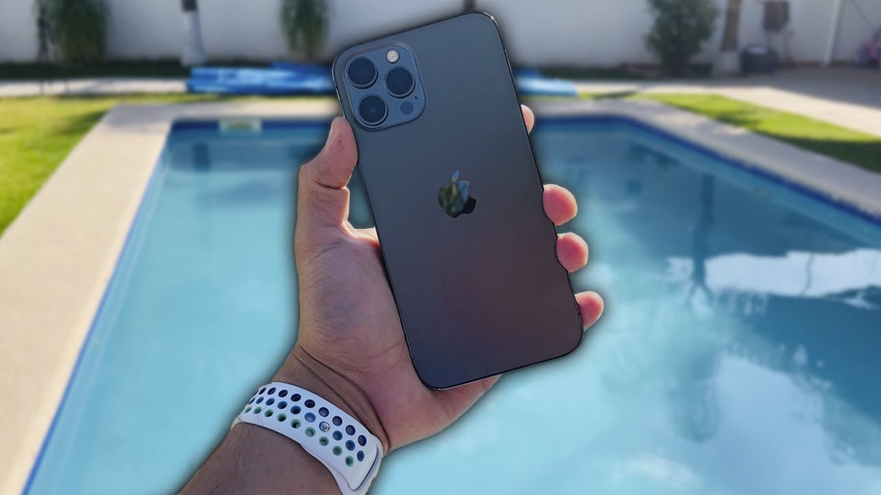 Ceder Confinar Gruñón iPhone 12 Pro Max BAJO EL AGUA · PRUEBA REAL en PISCINA - YouTube