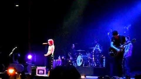 Paramore-The Only Exception (LIVE) O2 15/11/10