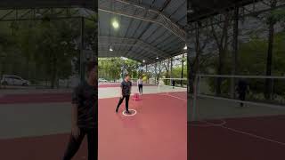 Tutorial Sepaktakraw : Coach Hafizie Manap menunjukkan tatacara servis untuk pemain pasukan LPPSA