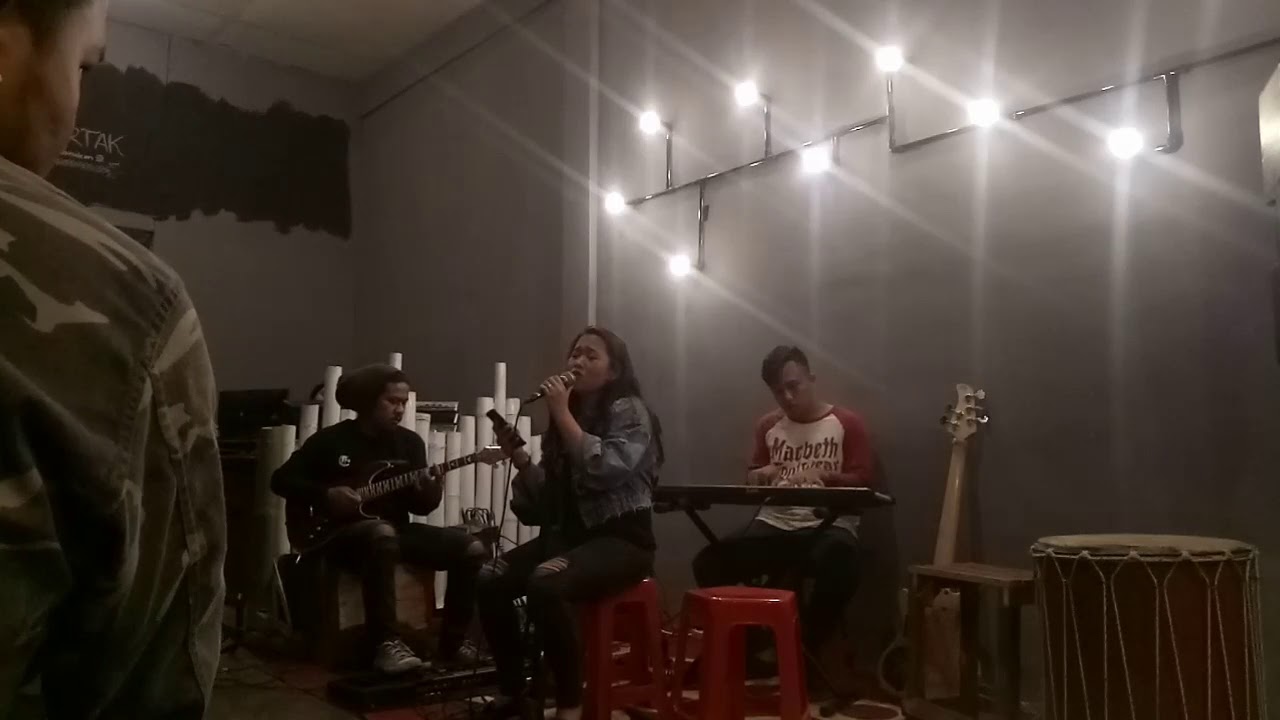 Terbunuh Sepi Slank Lala And The Rebels Cover Live Youtube