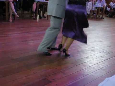 Milonga por Carolina Signorelli y Marcos Carabajal en la Friulana