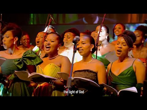 Siyahamb' ekukhanyen' kwenkhoś'(We Are Marching in the Light of God) | Choeur International Kigali