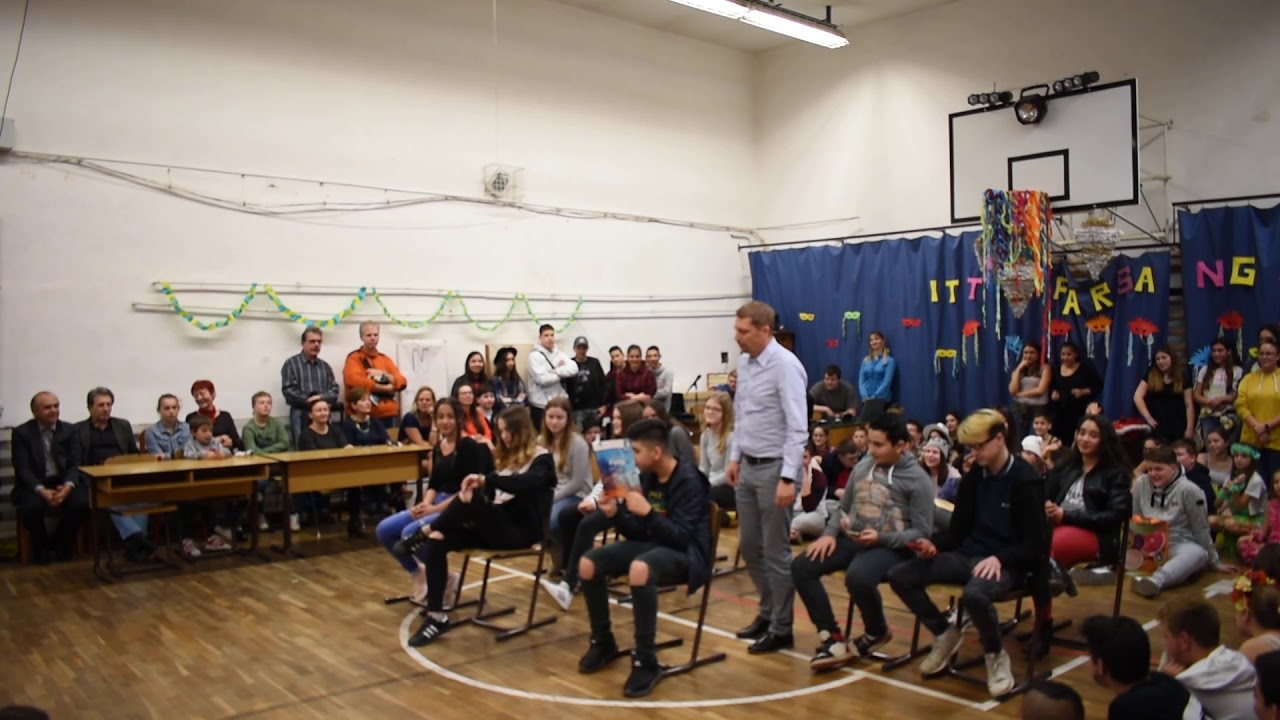 8.b osztály farsangi műsor 2020