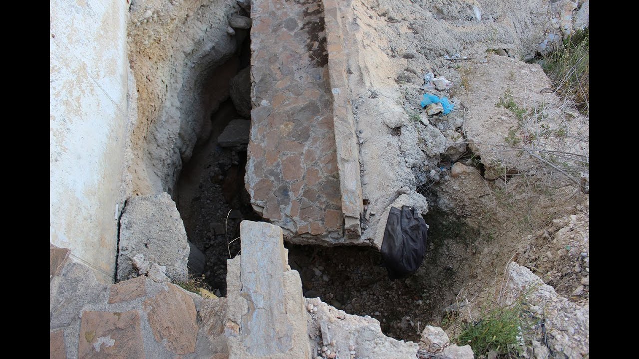 PUENTE DEL BIMILENARIO ELCHE DEFORMACION DEL TERRENO POSIBLEMENTE POR ESCORRENTÍAS SUBTERRÁNEAS