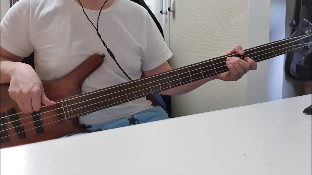 Elsa - Bouscule Moi (bass cover)