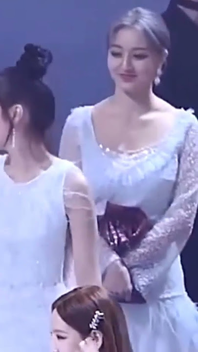 #jihyo Can't stop looking at #joy 🧐🤣 #redvelvet #twice #kpop #tiktok #shorts