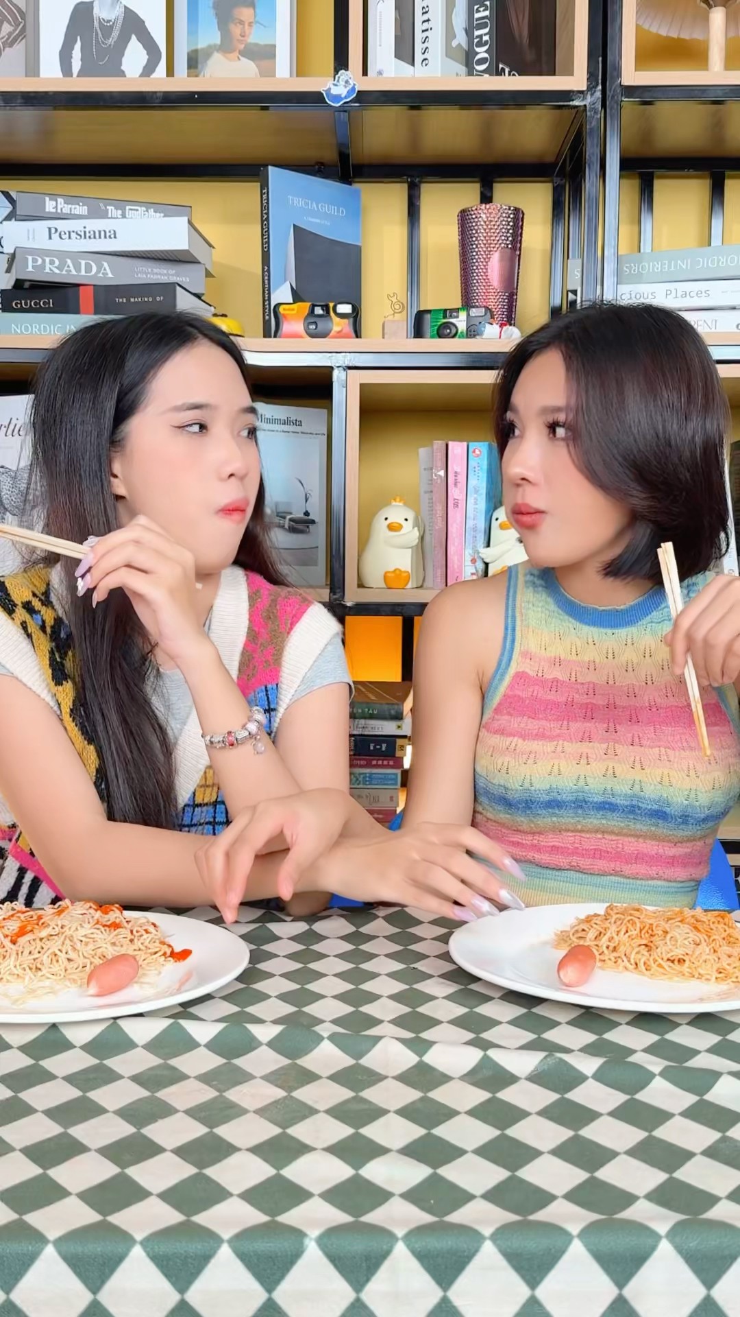 H\u0026T: Stealing sausages from each other.??#funny #trending #short