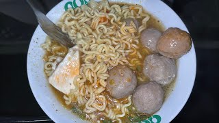 MAU BERANGKAT SHOOTING KOK LAPER YAUDAH KITA SIKAT AJA INI BAKSO BANDUNG DEPAN HOTEL 🤤🫵🏻✅