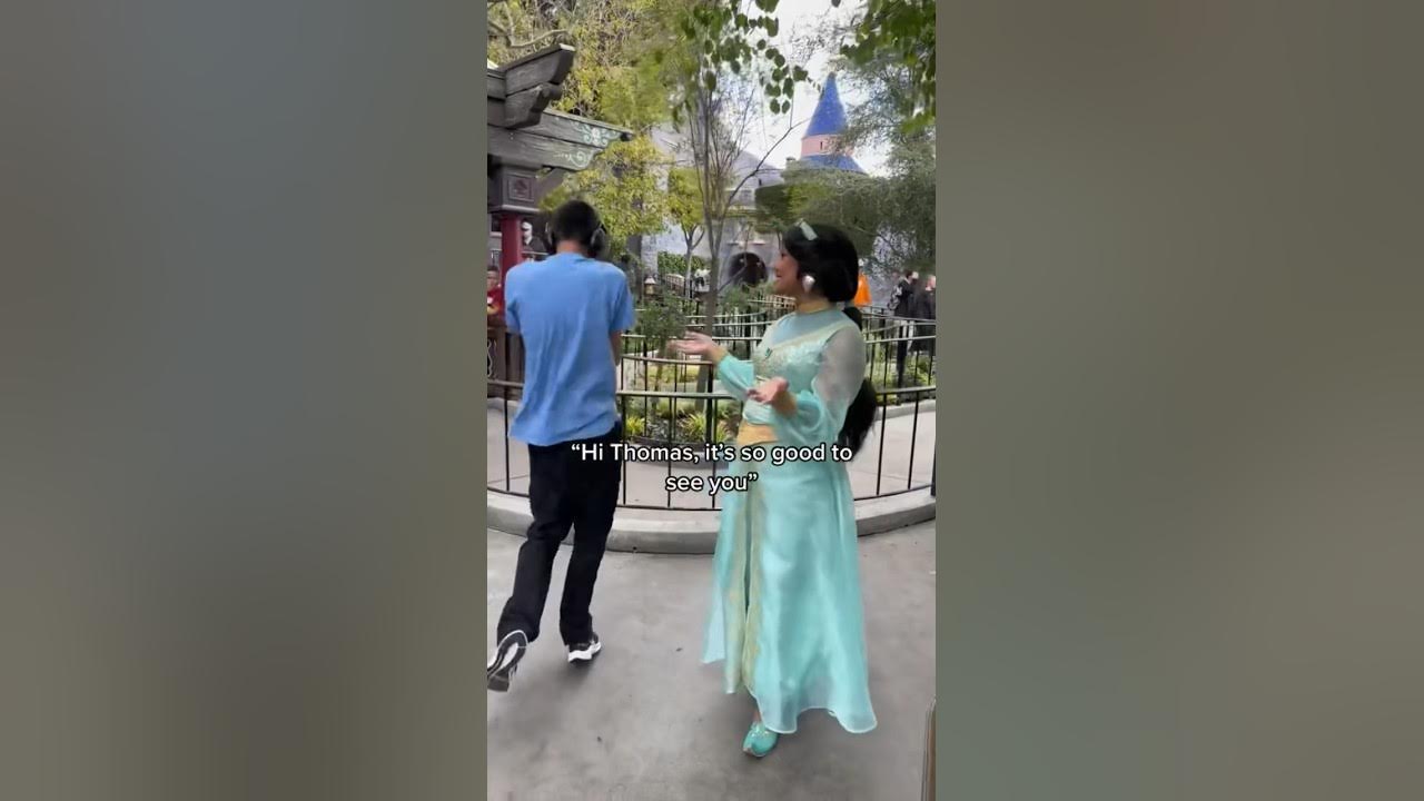 When characters at Disneyland know your name #shorts #disneyland #autism When characters at Disneyland know your name #shorts #disneyland #autism