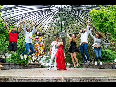 Most Romantic Bollywood Flash Mob Proposal for Shahrukh's Biggest Fan