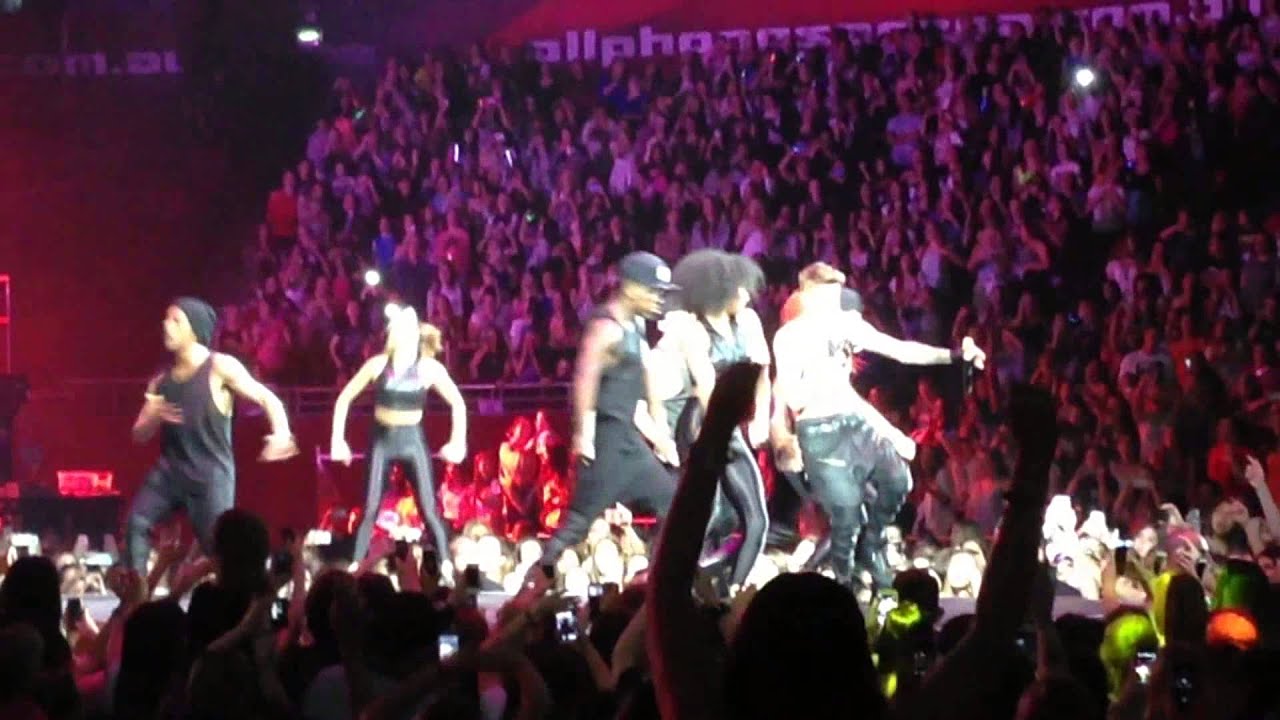 Justin Bieber Encore Boyfriend & Baby - Believe Tour Sydney Allphones Arena N.S.W 2013