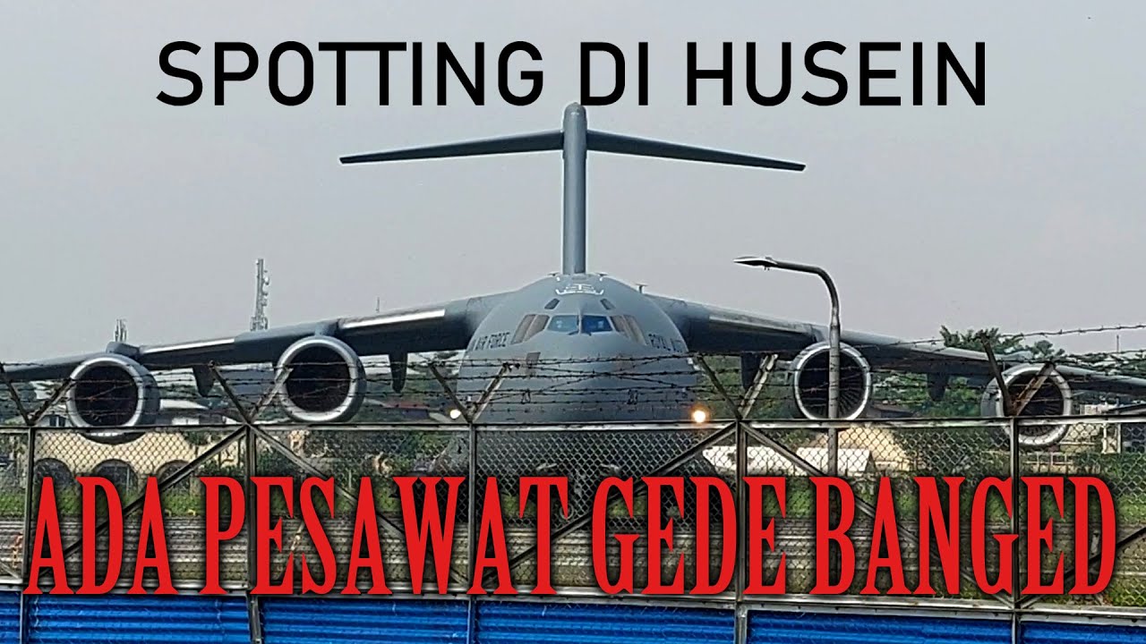 Nonton pesawat di bandara Husein Sastranegara