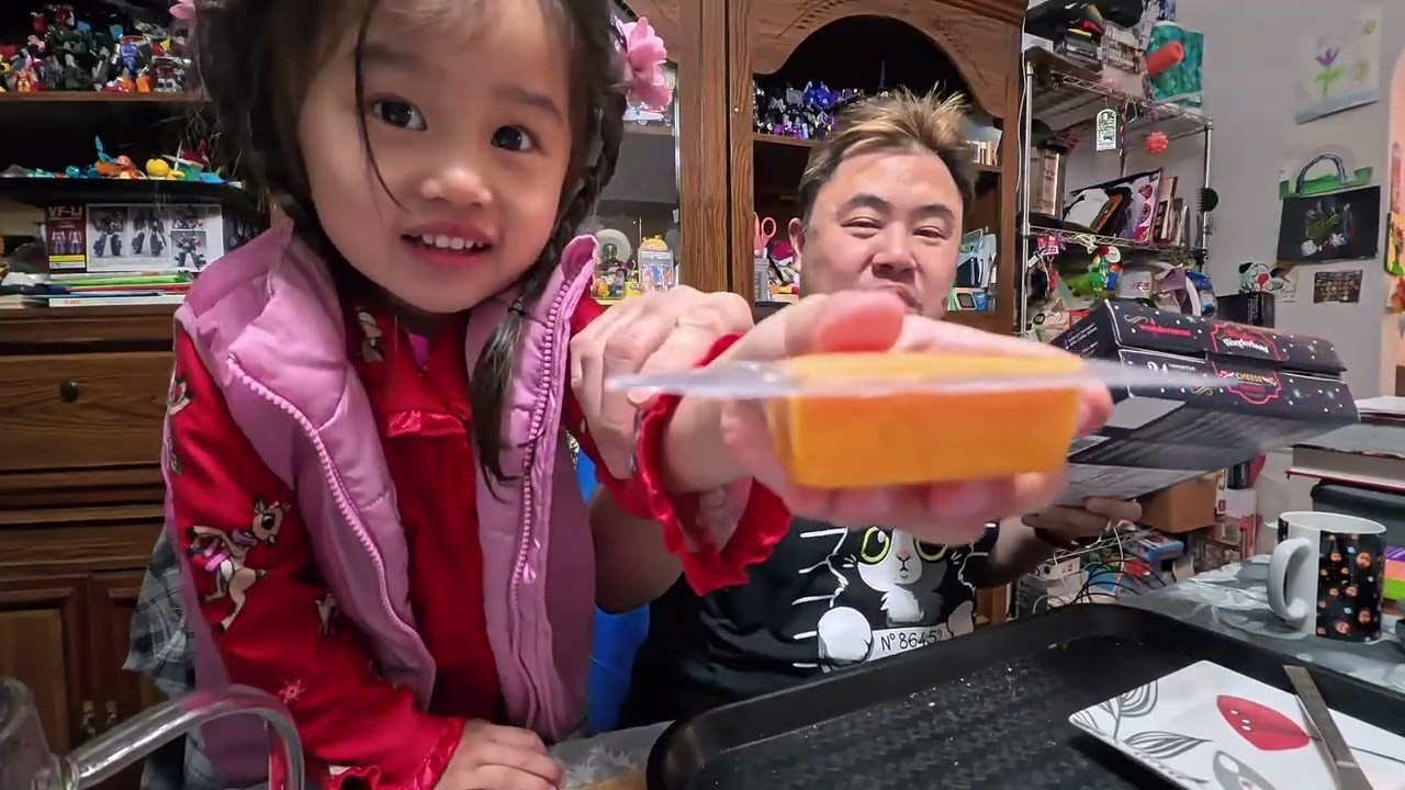 VLOG 10: Cheese Advent Calendar - Mimolette - Dec 6 - Day 6