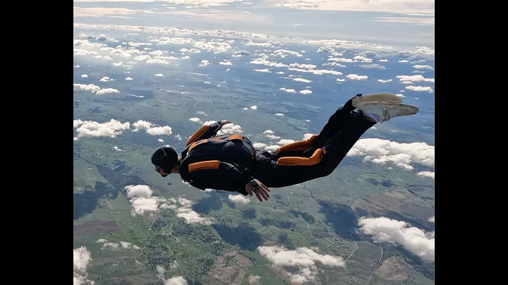 Tim on his #affcourse level 7 #skydive and he's #skydiving with www.learnskydiving.com