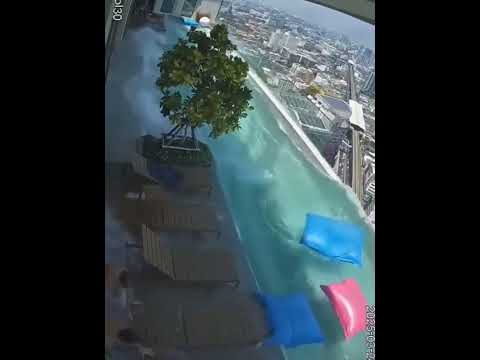 لحظة وقوع زلزال عنيف ضرب سواحل روسيا بقوة 8 8 درجات