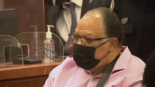 Man accused of stealing hundreds of thousands of dollars from families turn himself in