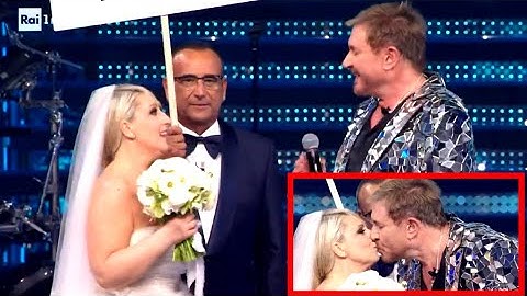 SANREMO 2025 KATIA FOLLESA BACIA SIMON LEBON DEI DURAN DURAN