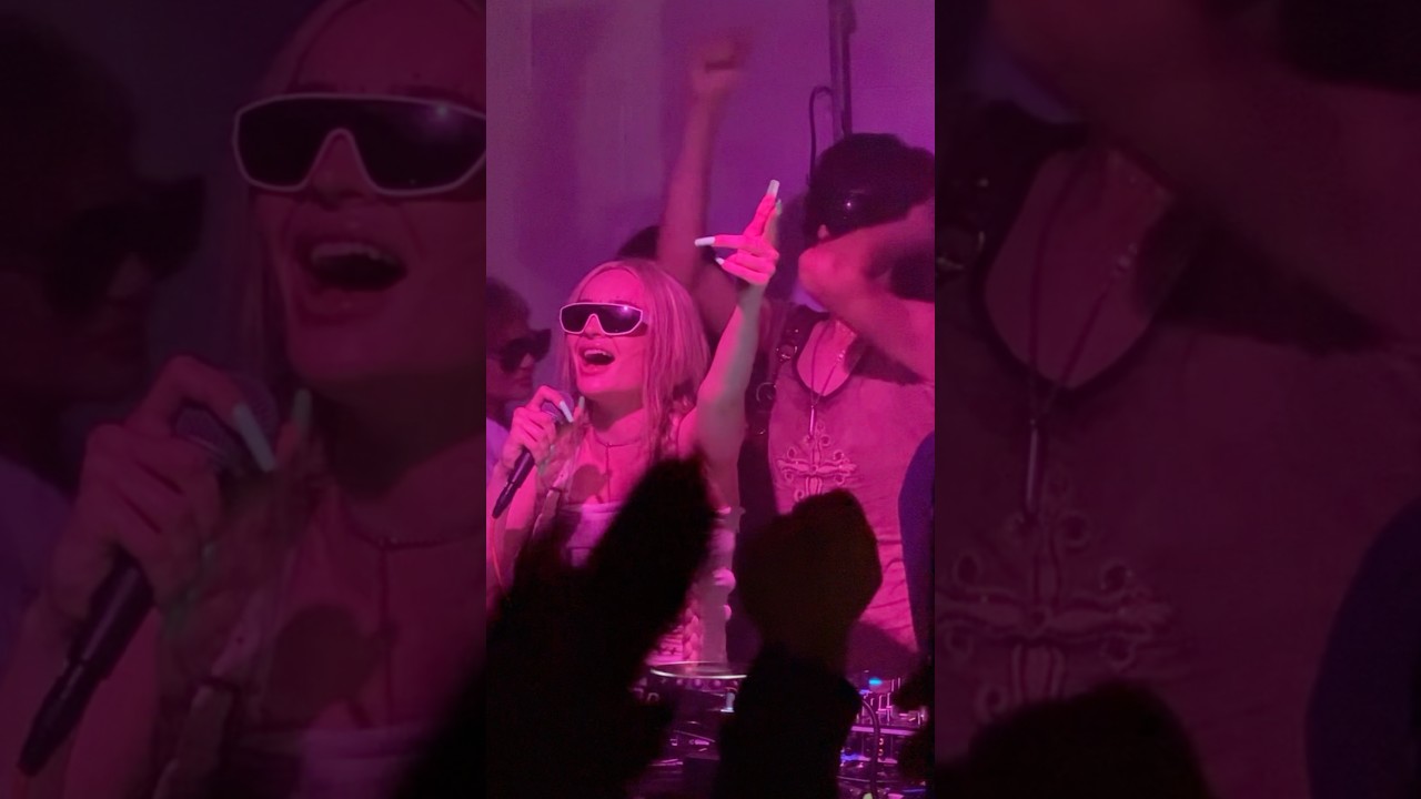 kim petras performing freak it 