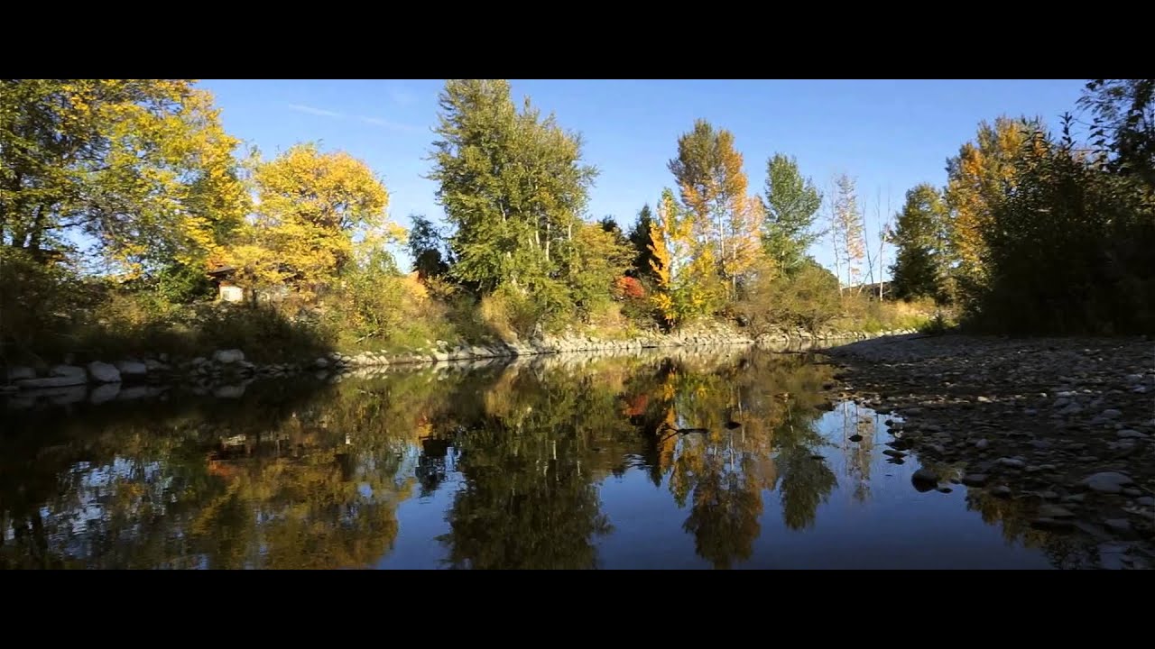 Gliding Through Fall in Kelowna - Canon 5D Mark III - Glidecam HD-2000 - 1080p
