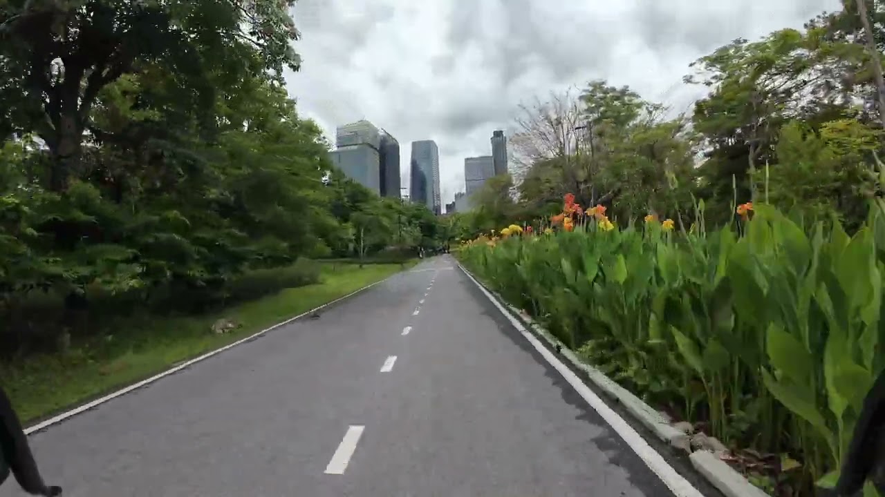 Bangkok Bike Tour - Benchakitti Park - Cycling POV, No Music, No Narration [4K HDR]