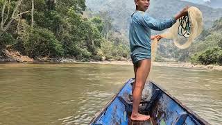 Laos: หว่านแห่ หมานปลาใหย่