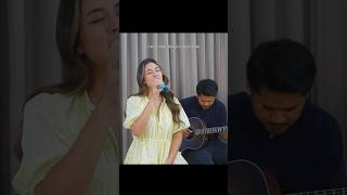 Sedikit potongan lagu dari #TheGirlThatIUsedToBe versi accoustic..