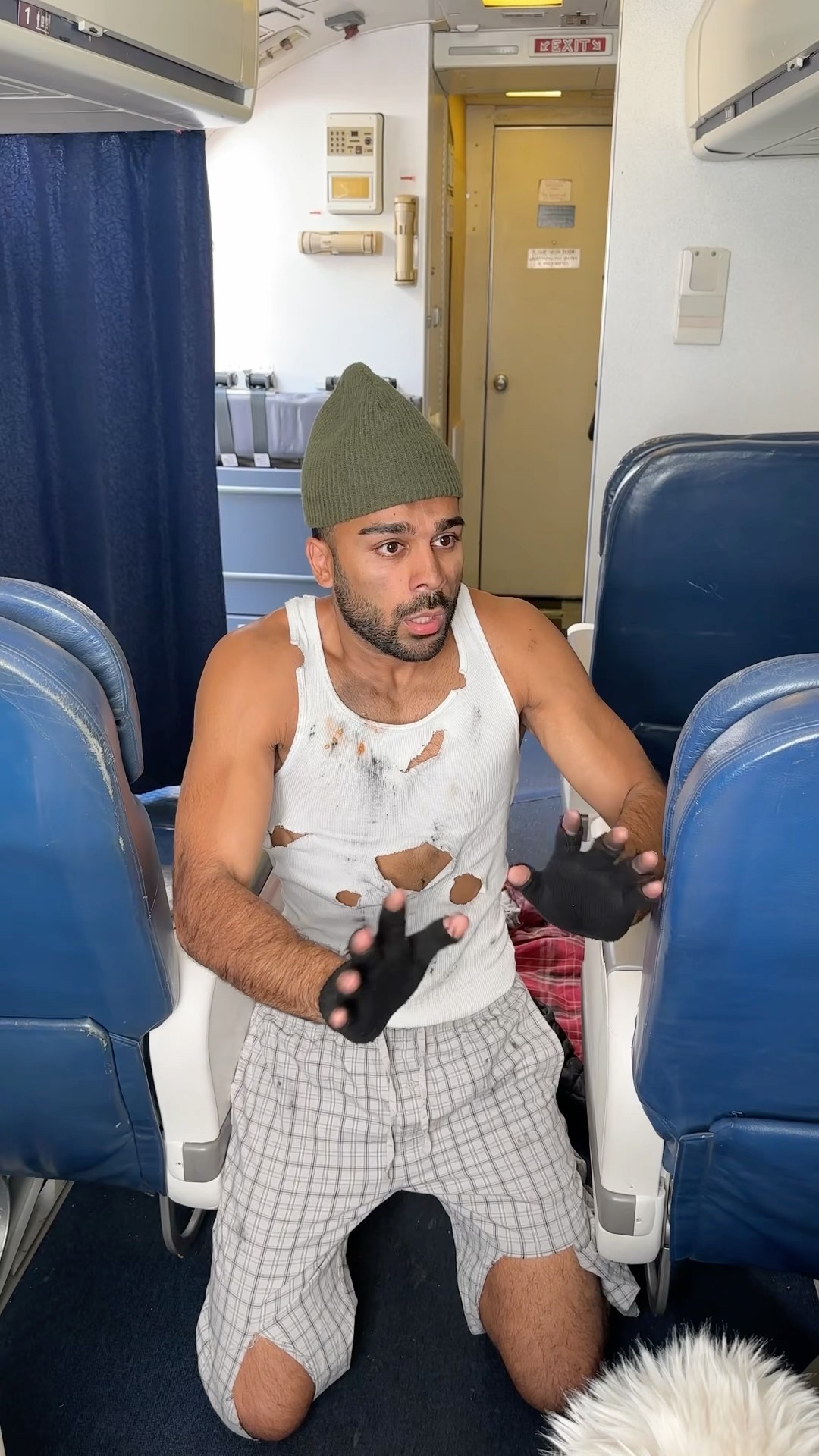How it feels when u walk through first class