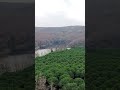 Ormanda Göl Manzarasında Sobalı Çadır Kampı